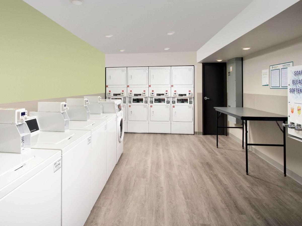 Woodspring Suites Toledo 莫米 外观 照片