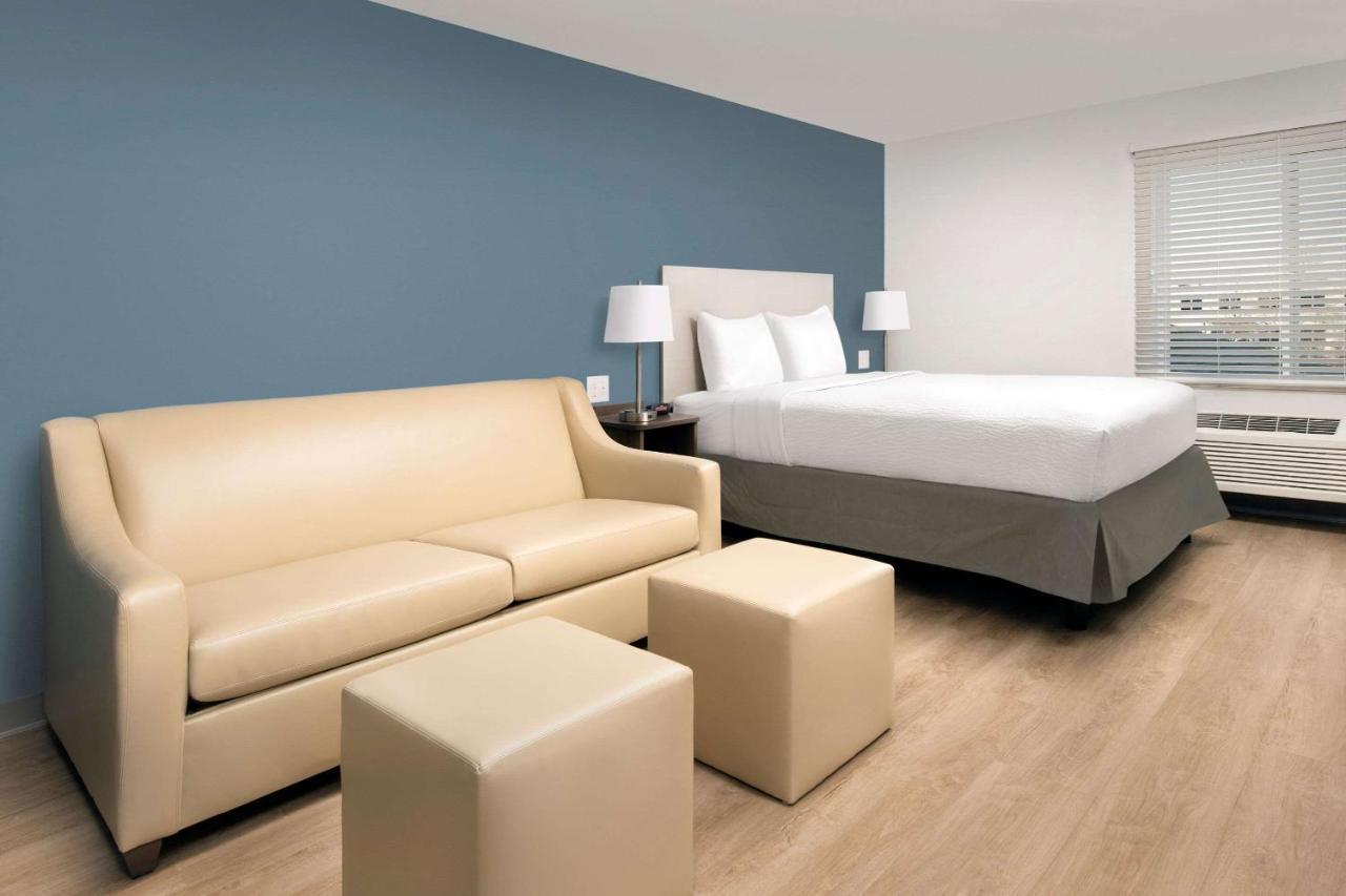 Woodspring Suites Toledo 莫米 外观 照片